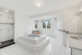 Salle de bains attenante à la CCP