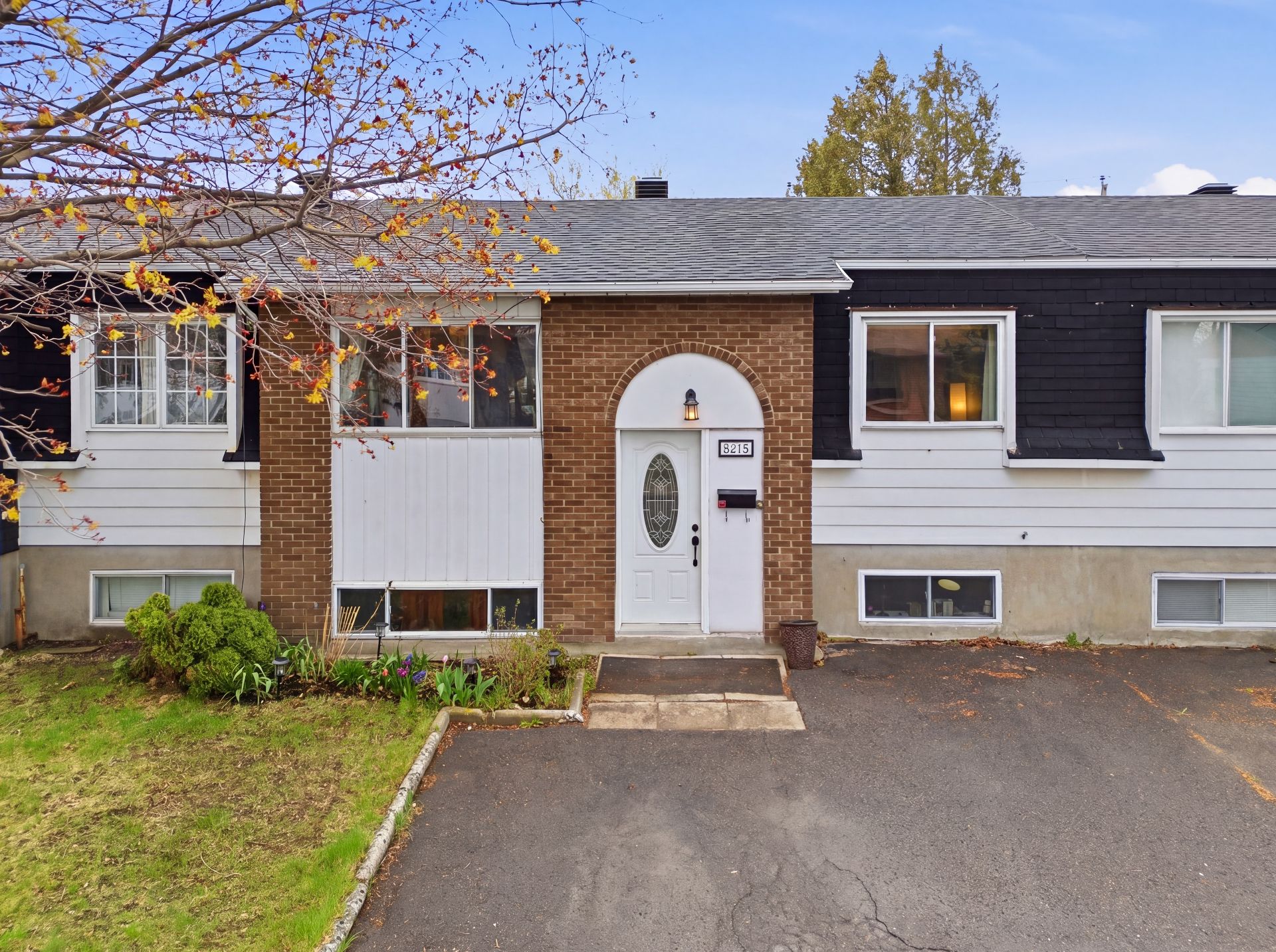 5215 Rue Delson