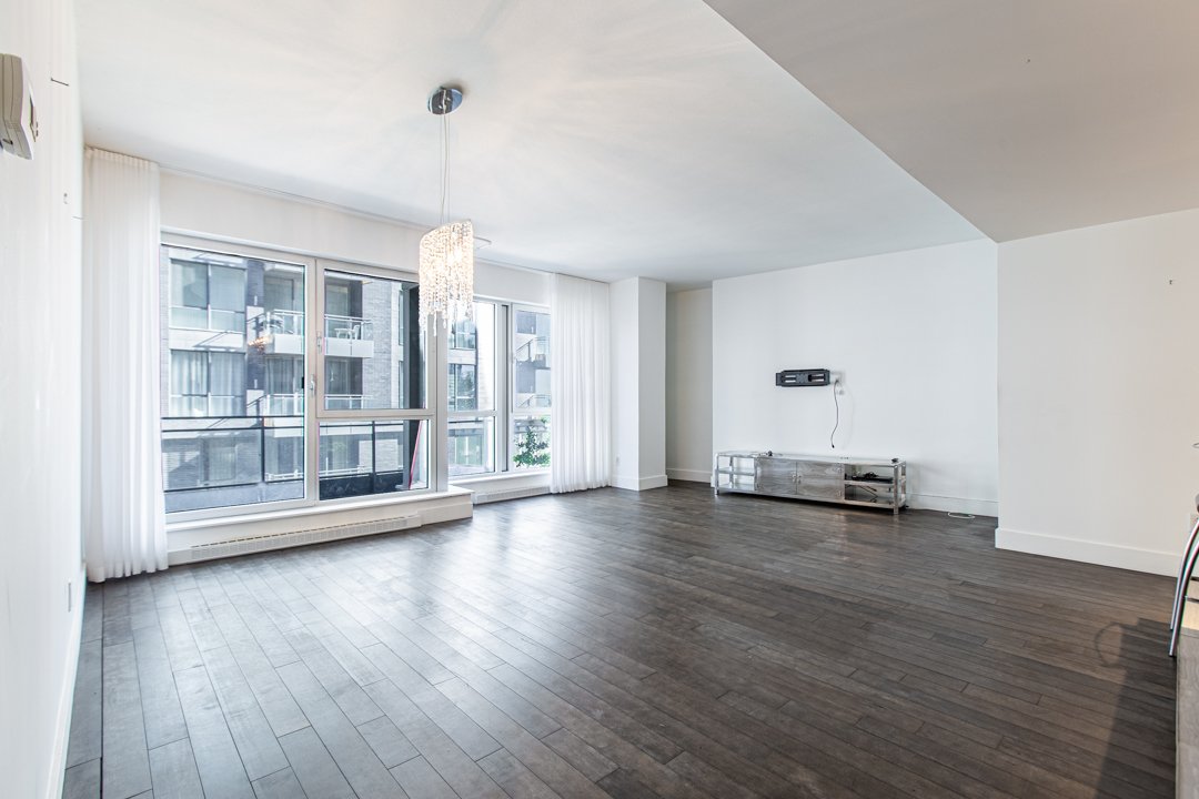 #306 - 859 Rue de la Commune E.