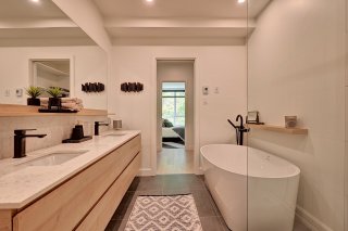 Salle de bains attenante à la CCP