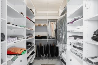 Walk-in closet