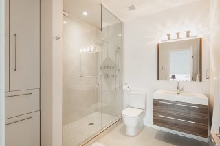 Ensuite bathroom
