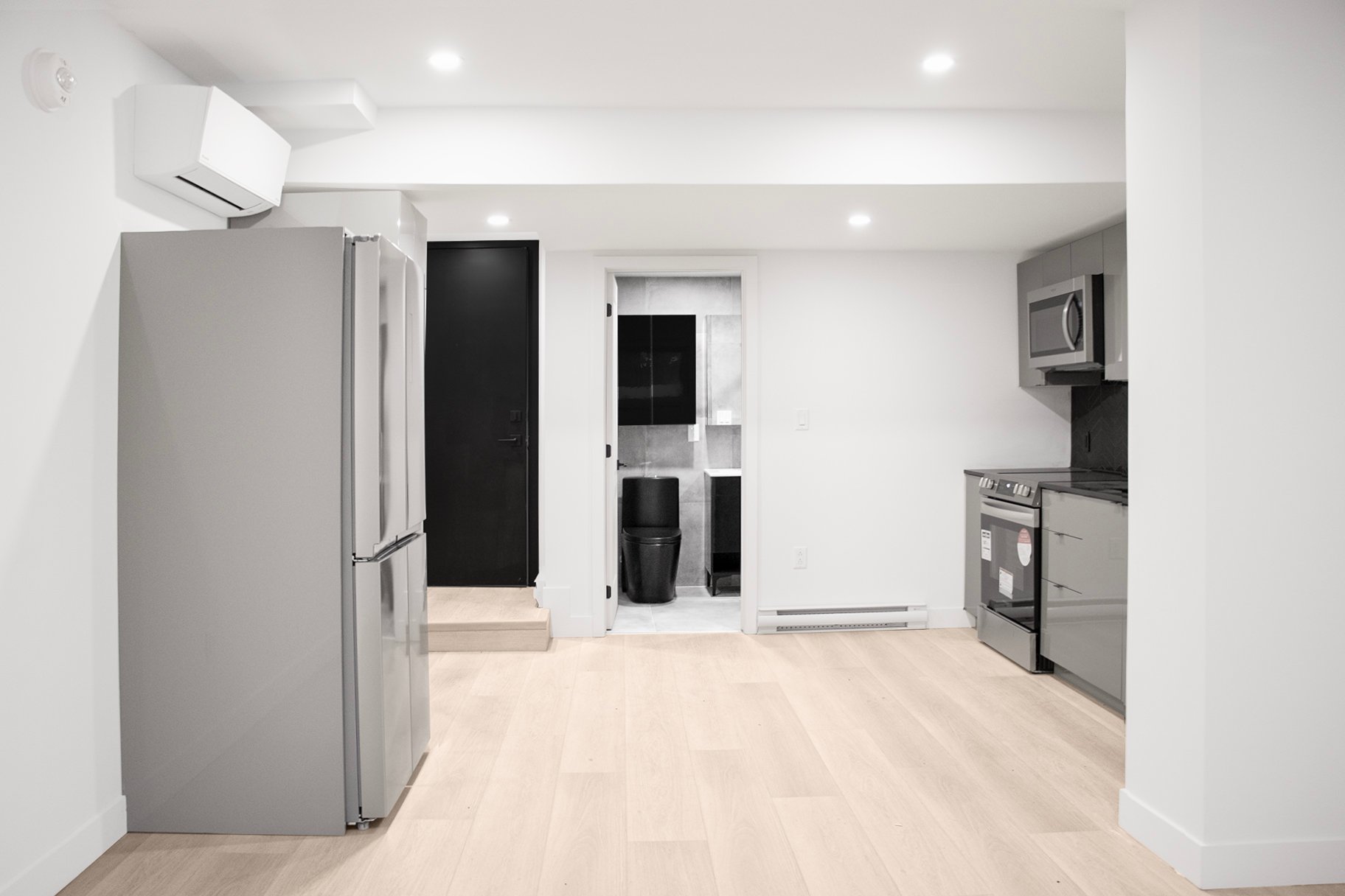 #001 - 5350 Av. Victoria