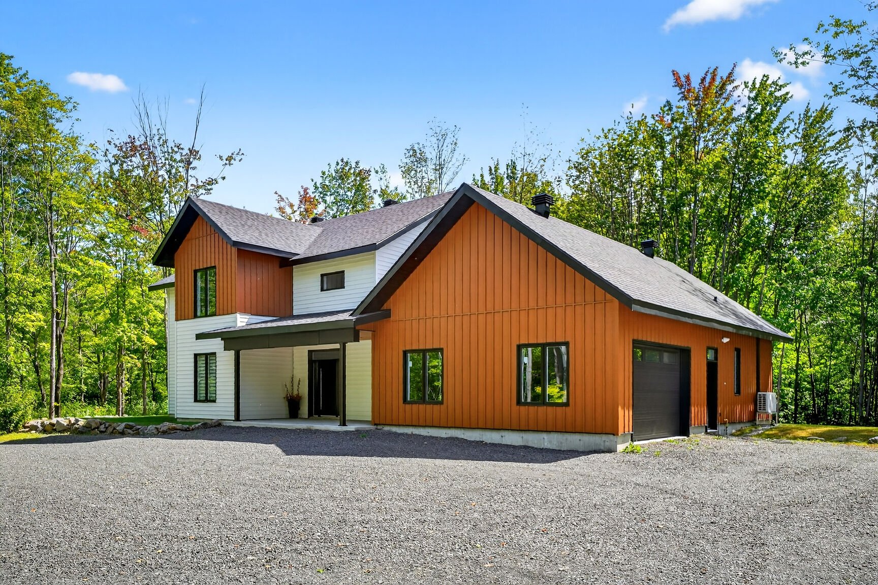 Joelle Bitar / #24225677