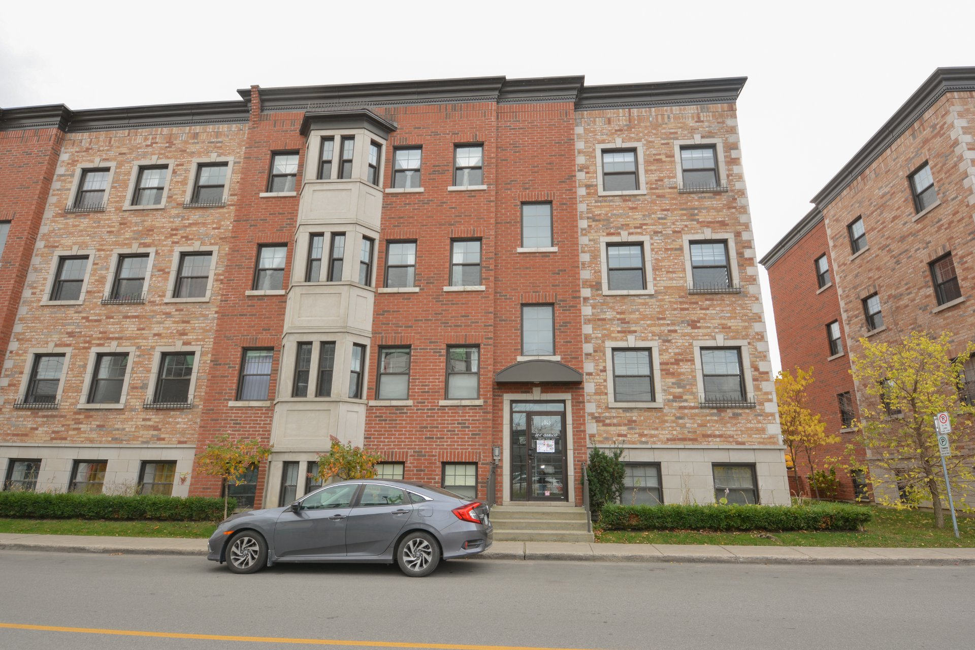 #301 - 2045 Rue Notre-Dame