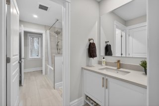 Salle de bains attenante à la CCP