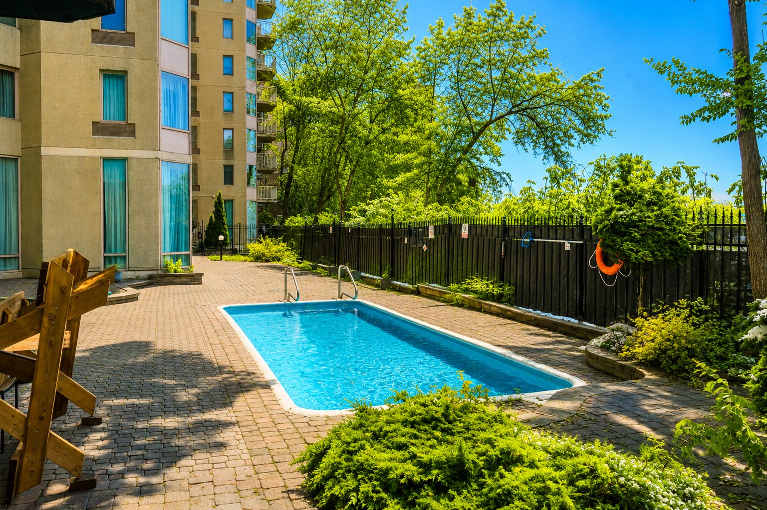 1055 Rue St Mathieu, Montréal (Ville-Marie), QC H3H2S4