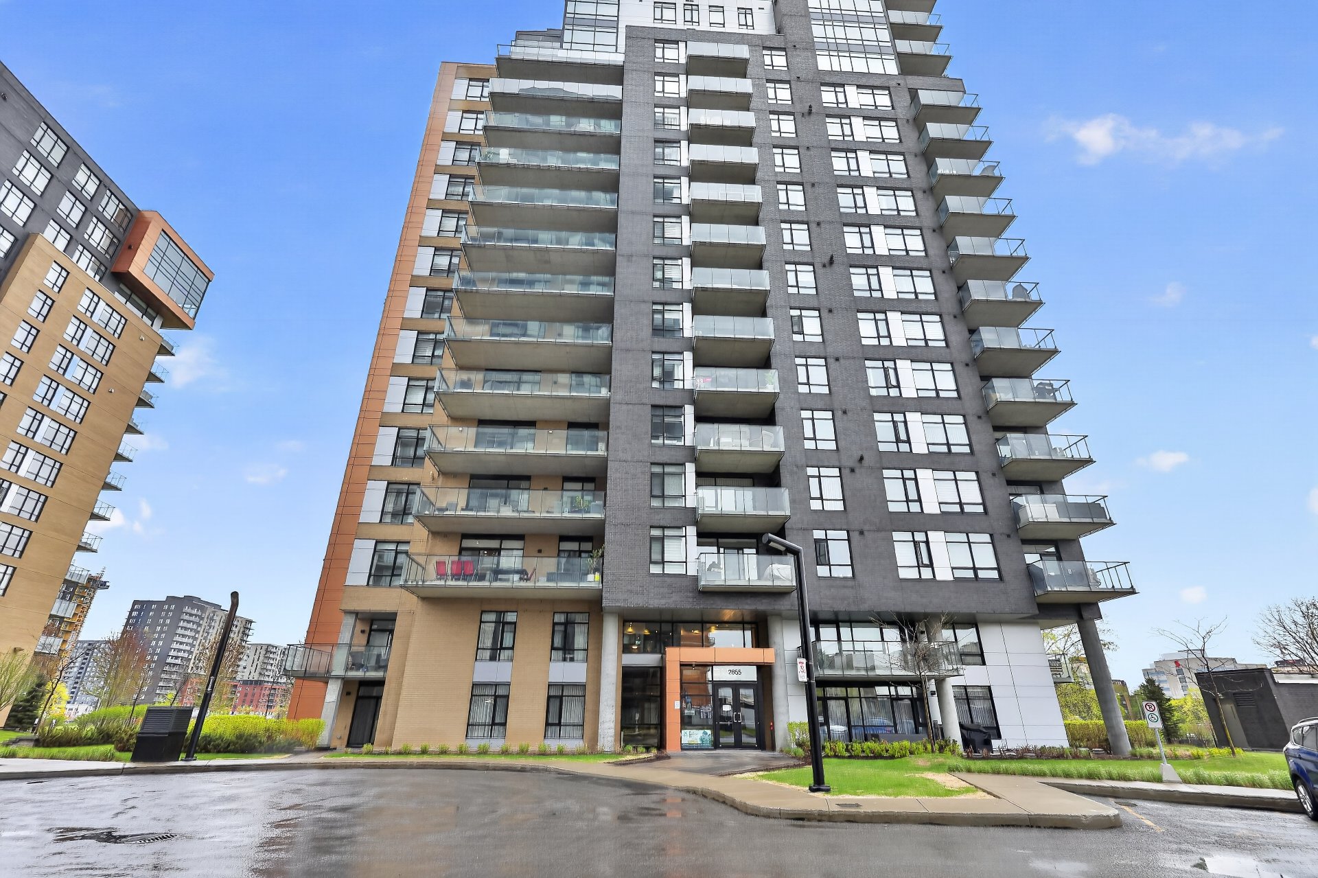 #906 - 2855 Av. du Cosmodôme