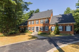 2540 Rue de la Symphonie