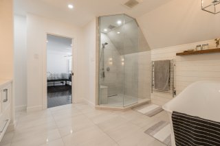 Salle de bains attenante à la CCP