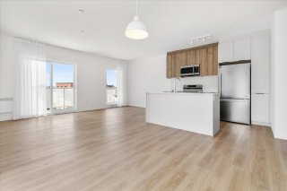 #304 - 810 2e Avenue
