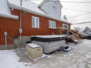 Hot tub