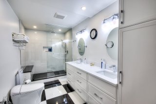 Ensuite bathroom