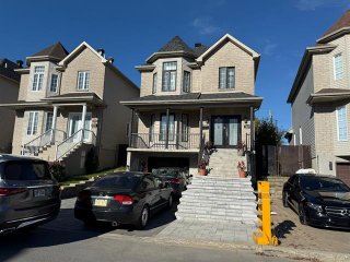 3872 Rue Jérémie