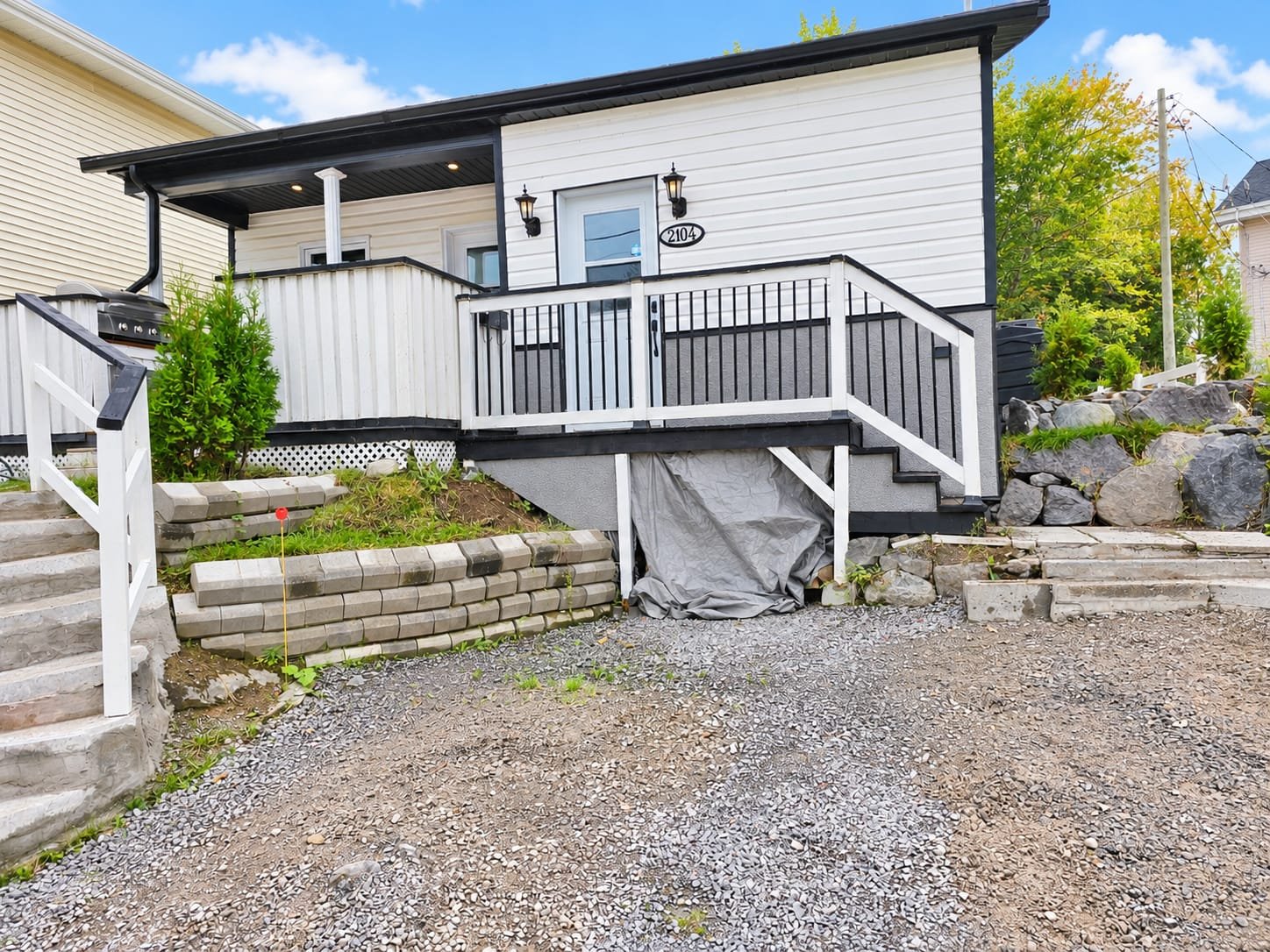 2104 Rue St-Jacques