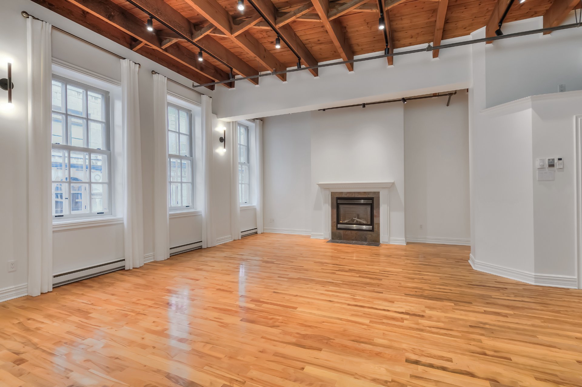 #403 - 357 Place D'Youville