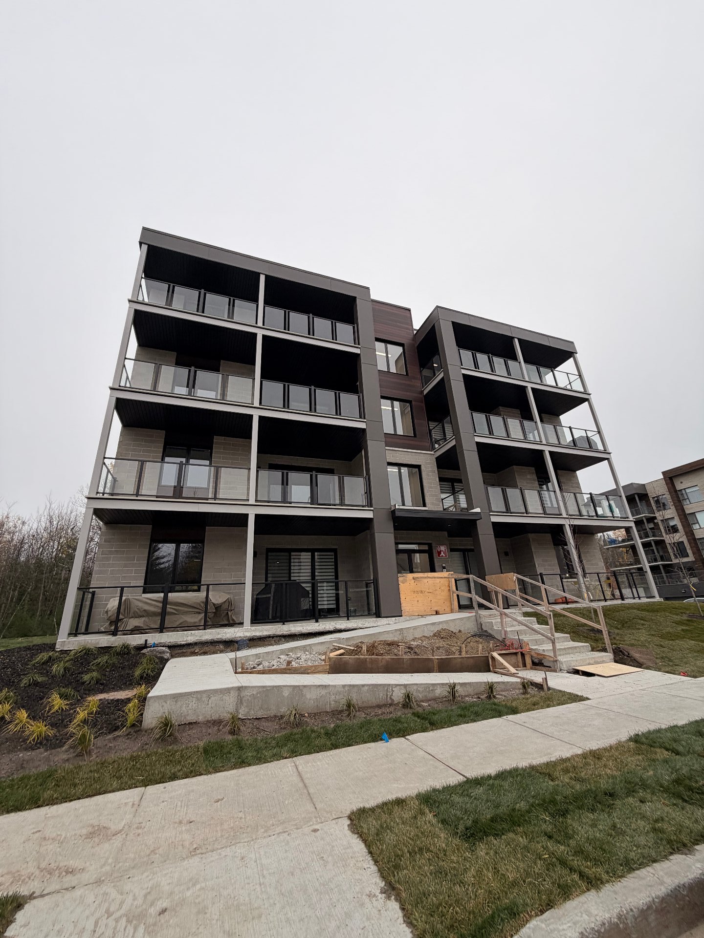 #401 96 Boul. de Chambery