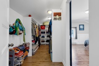 Walk-in closet