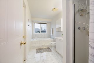 Salle de bains attenante à la CCP