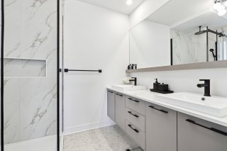 Ensuite bathroom