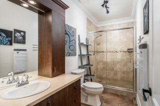 Salle de bains attenante à la CCP