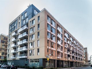 #421 - 1010 Rue William — photo 1