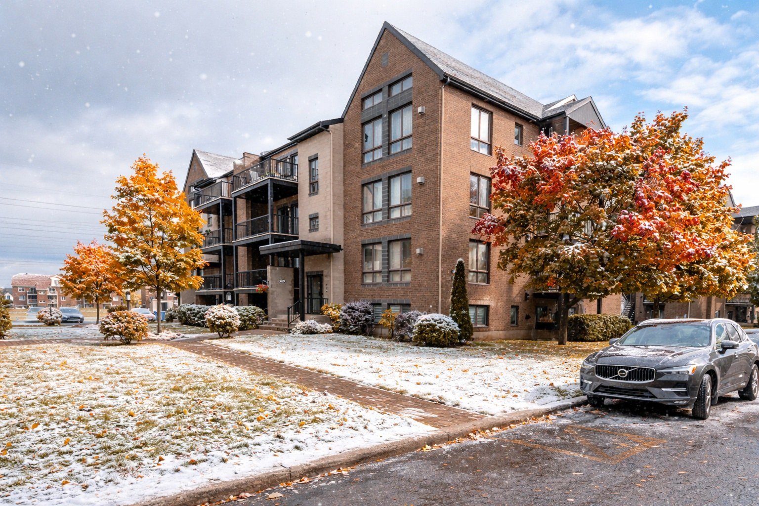 #302 - 4065 Av. Colomb