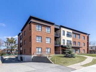 #302 - 355 Rue Hurteau