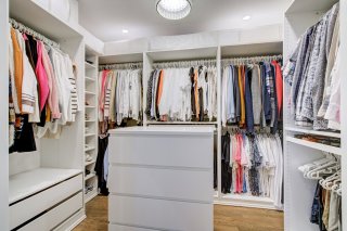 Walk-in closet