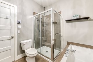 Salle de bains attenante à la CCP