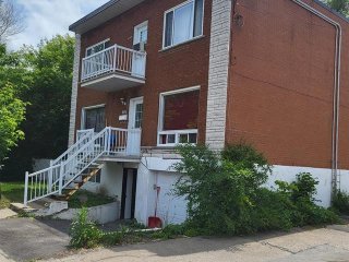 690 Rue Duchesneau
