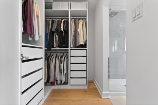 Walk-in closet