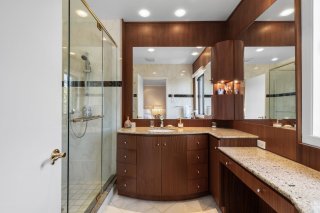 Ensuite bathroom