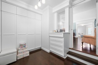 Walk-in closet