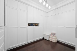 Walk-in closet