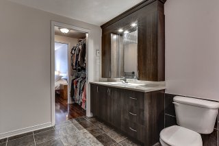 Ensuite bathroom