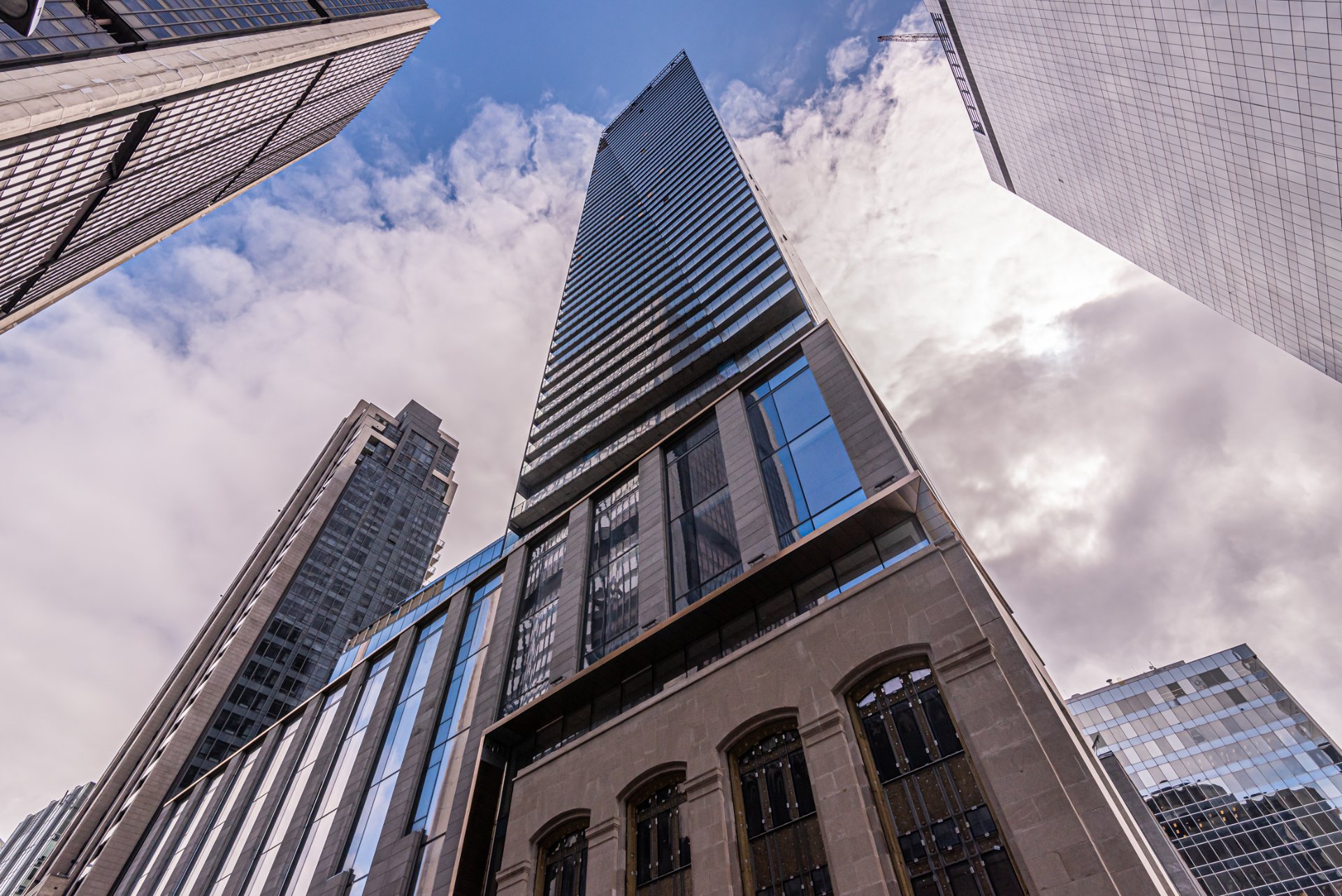 #2703 - 720 Rue St-Jacques