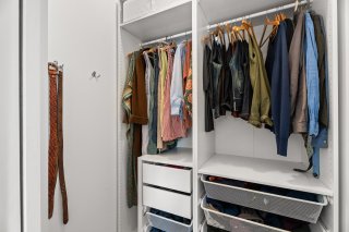 Walk-in closet