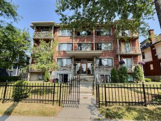 #12 - 4040 Rue Broadway