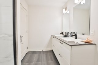 Salle de bains attenante à la CCP
