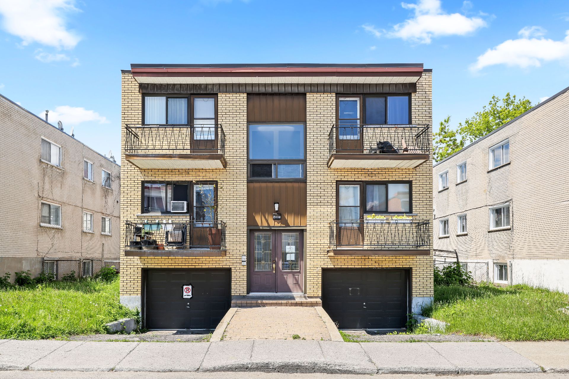 4085 Rue Forest