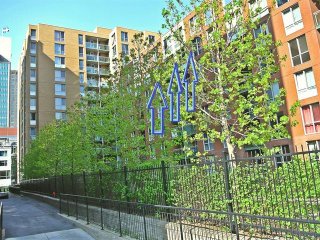 #615 - 88 Rue Charlotte