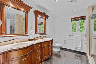 Ensuite bathroom
