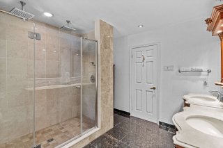 Ensuite bathroom