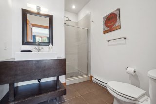 Ensuite bathroom