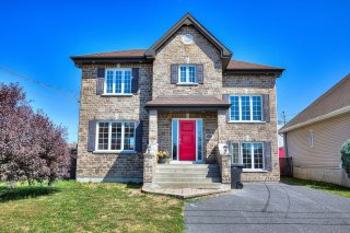 2383 Rue du Pont