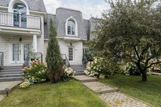 #105 - 2085 Rue de Versailles