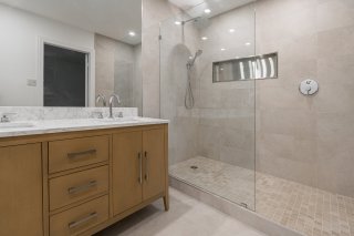 Ensuite bathroom