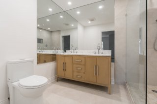 Ensuite bathroom