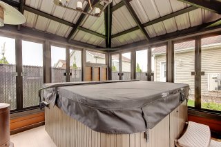 Hot tub